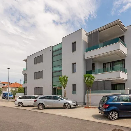Luxury Near The Beach 